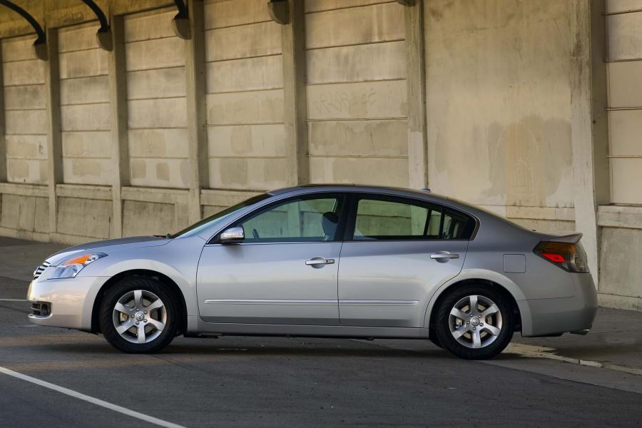  Nissan Altima V6 2007 года  (фото 17 из 37)